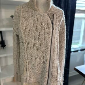 Cream Textured Zip-Up Sweater‎